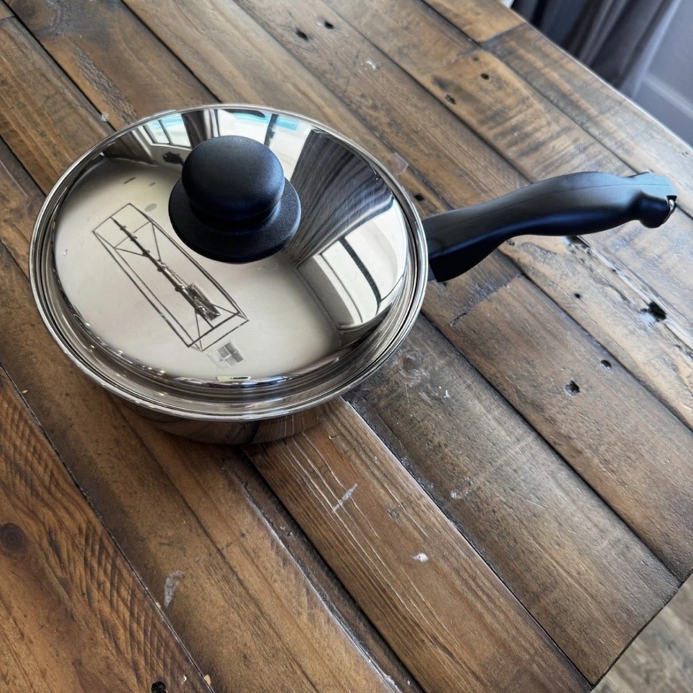 Cutco Stainless Steel Saucepan with Black Handle - Picture 4 of 5